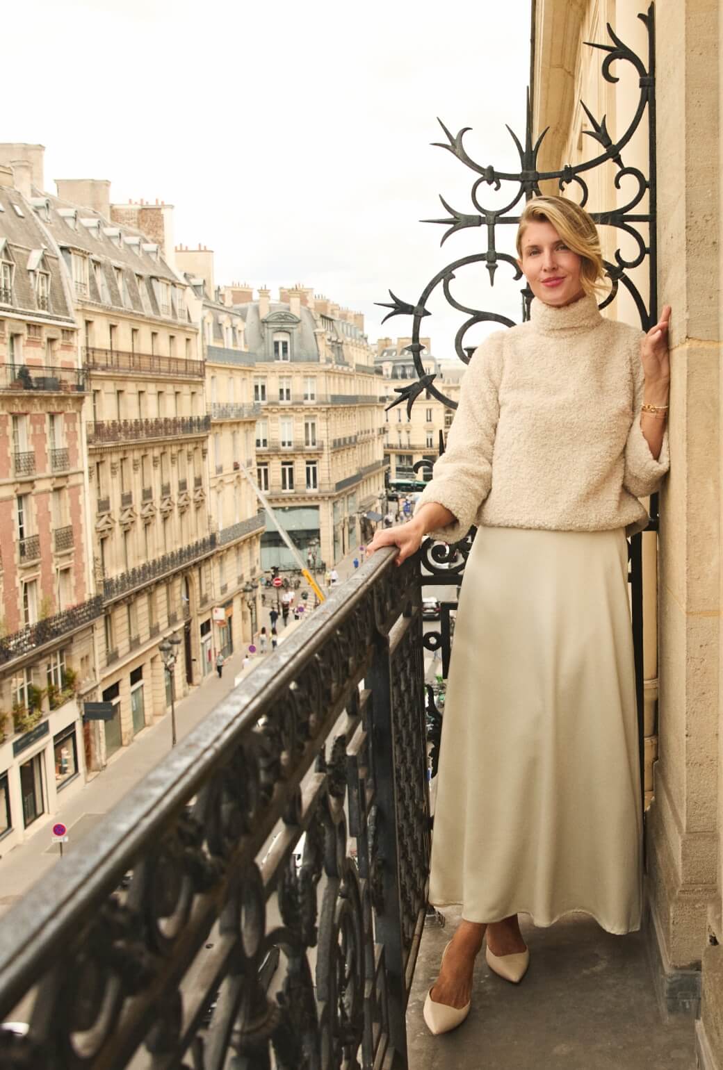 Buru x Anna Kloots Boxy Turtleneck - Ivory Fur - Image 4