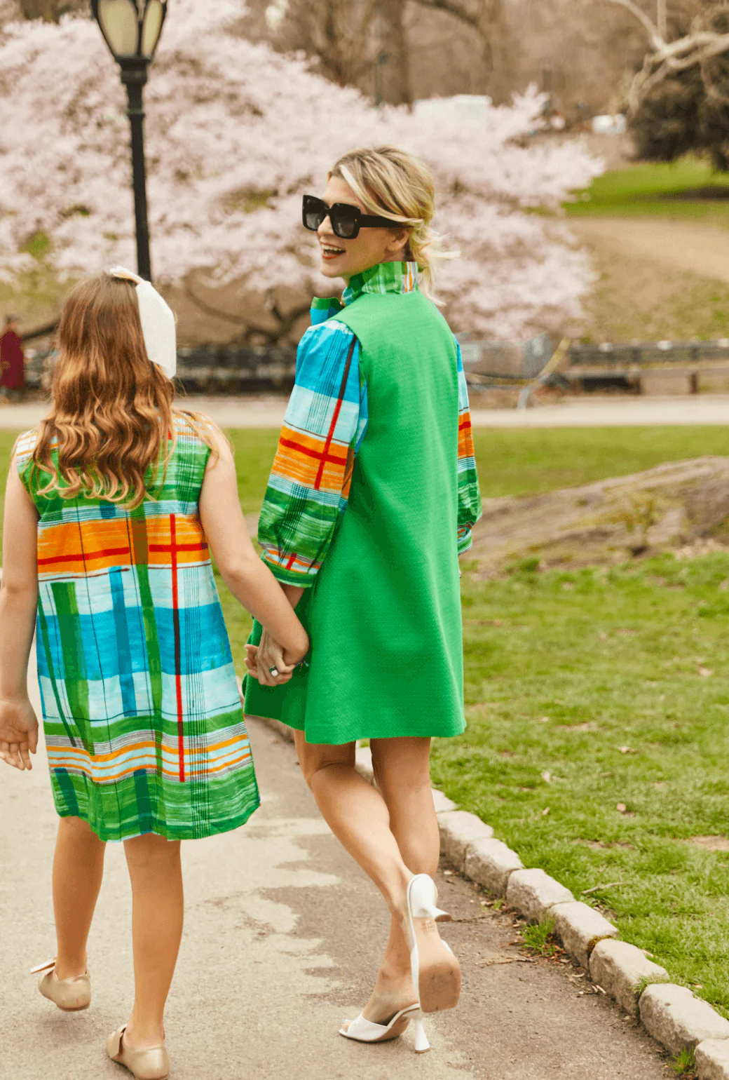Scallop Shift Dress - Kelly Green - Image 3