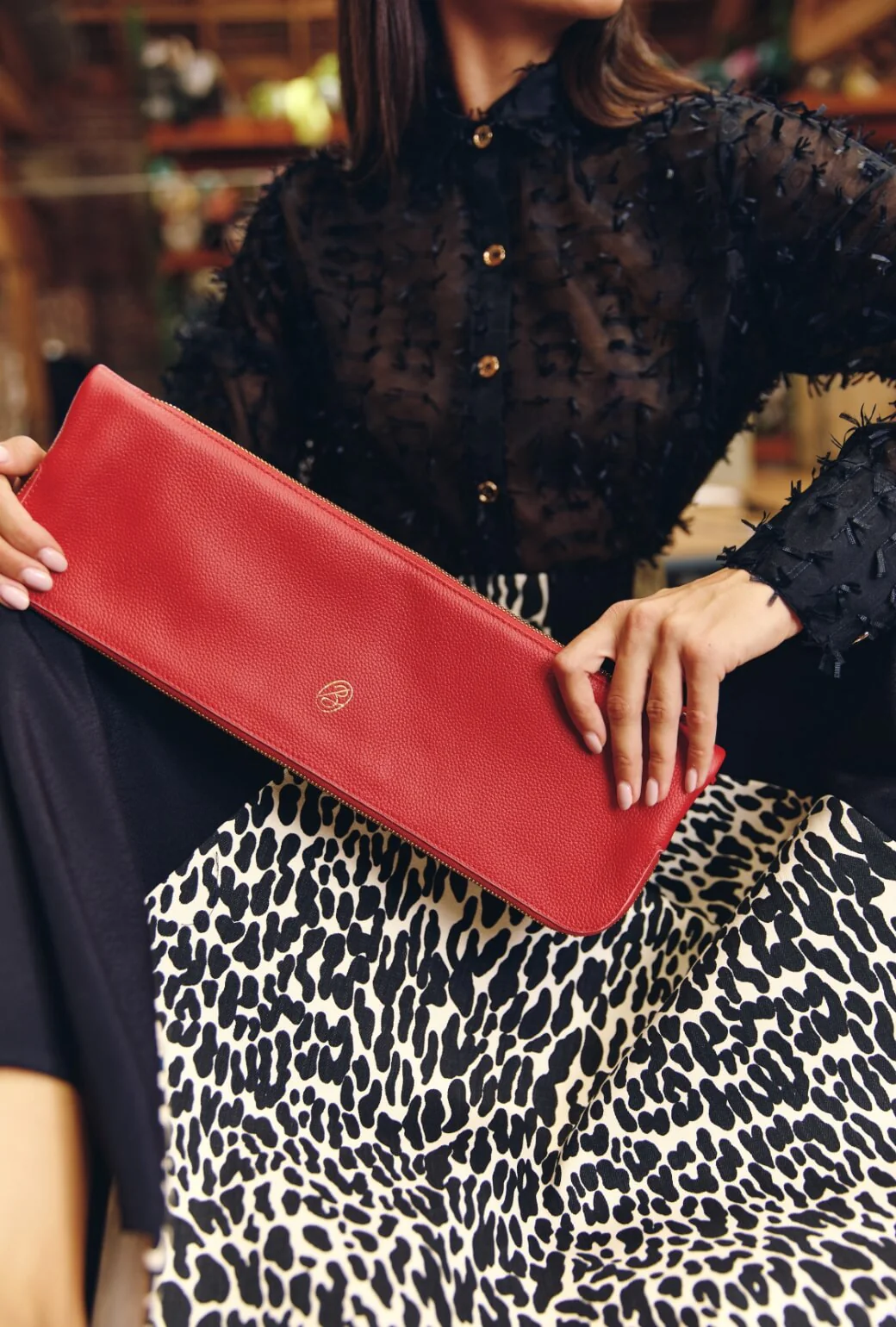 The East to West Clutch - Rouge - Image 2